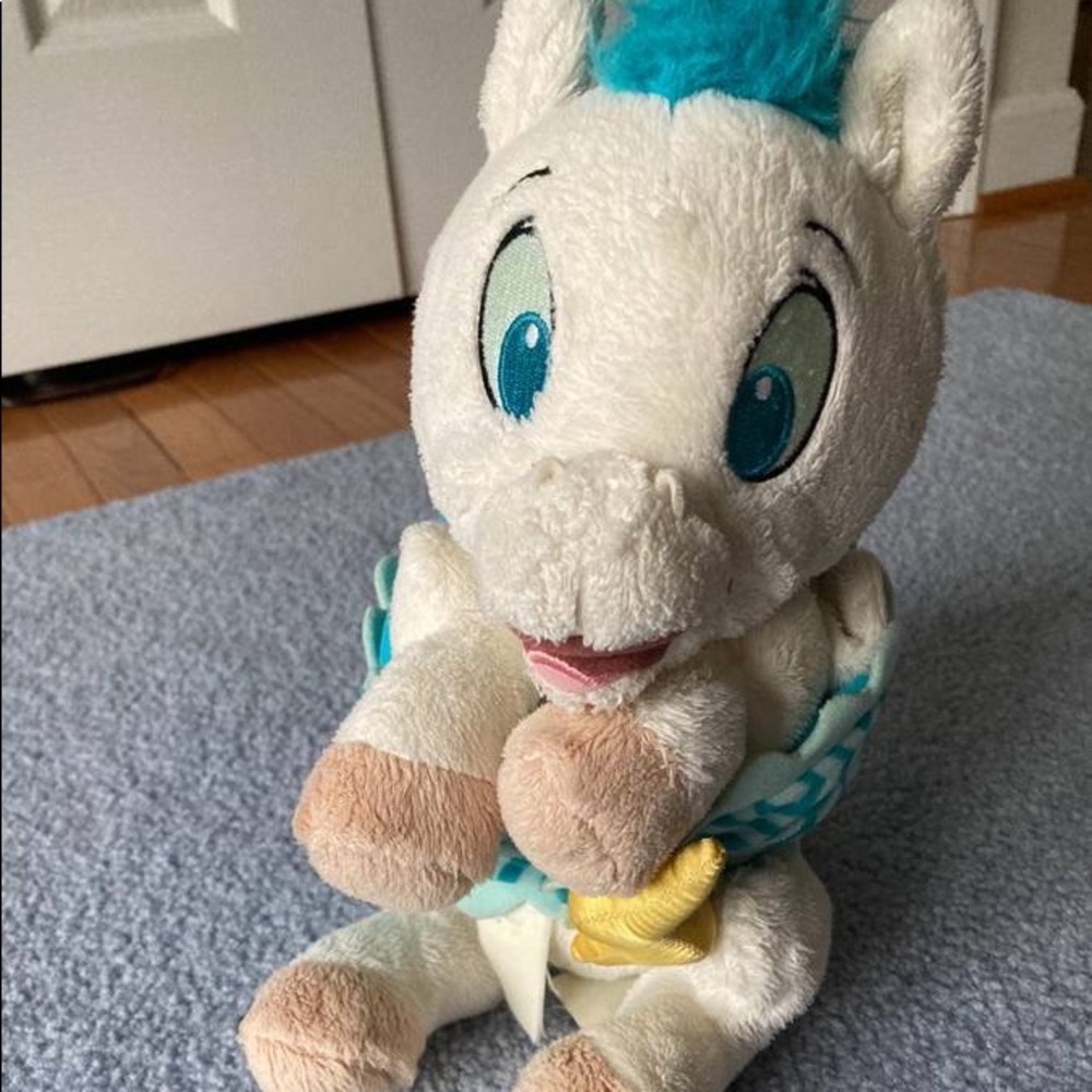 RARE- DISNEY PARKS BABY PEGASUS